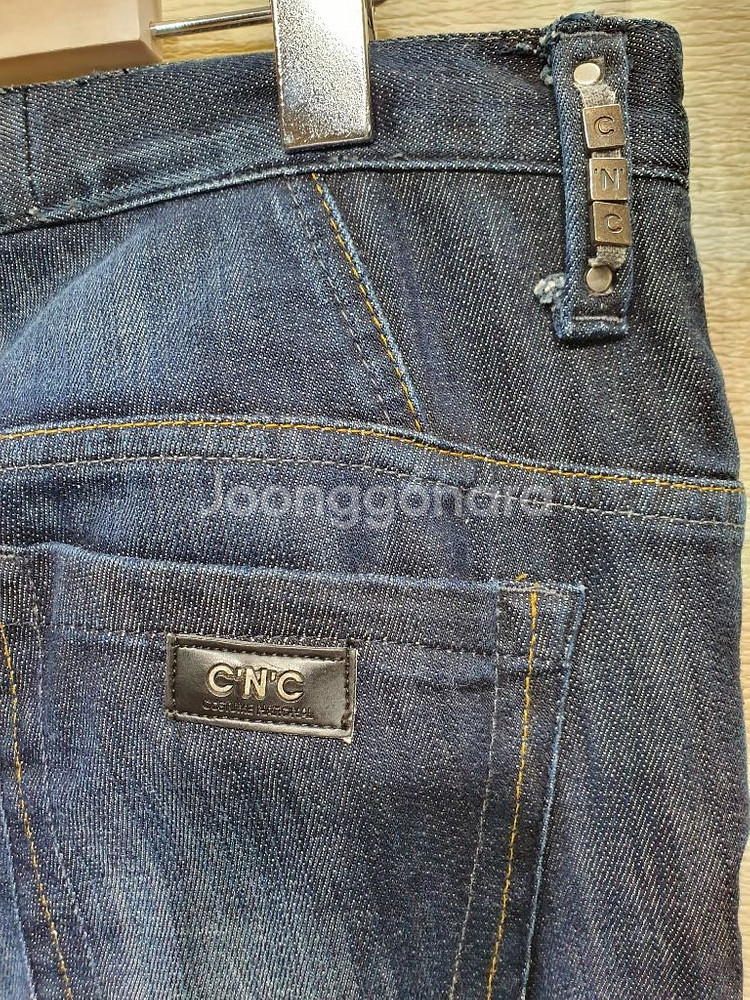 C.N.C.이태리 정품 블루워싱 쎄미배기 데님팬츠 32--7