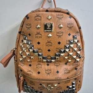 MCM 스타크 스터드 백팩