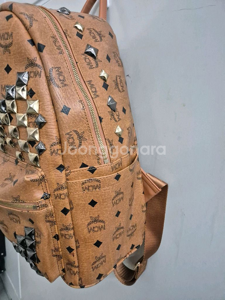 MCM 스타크 스터드 백팩--1