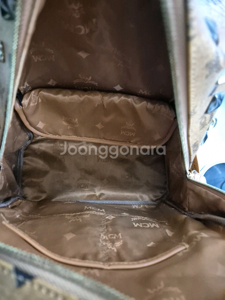 MCM 스타크 스터드 백팩--5