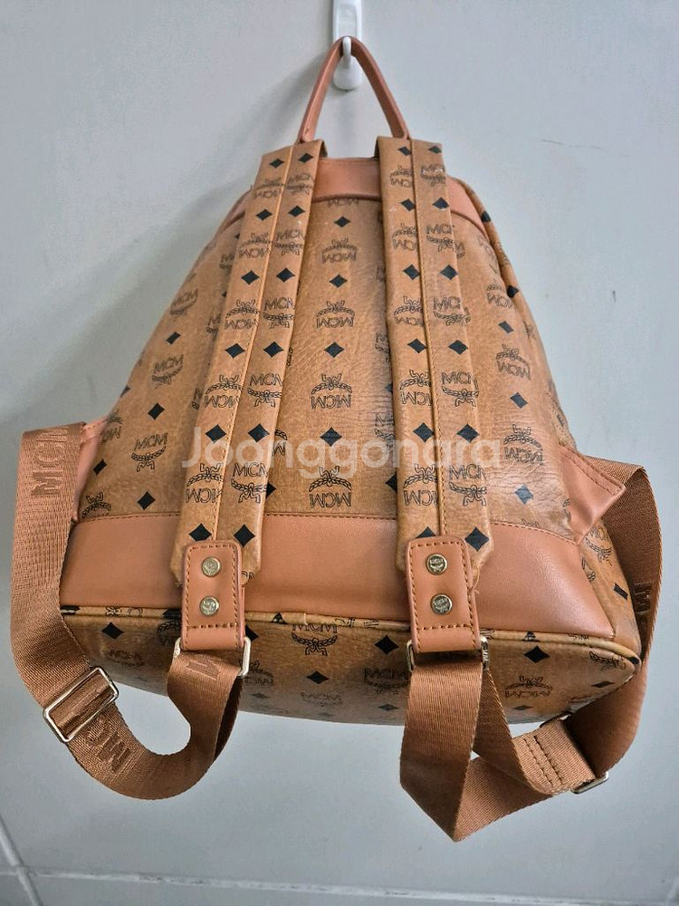 MCM 스타크 스터드 백팩--3