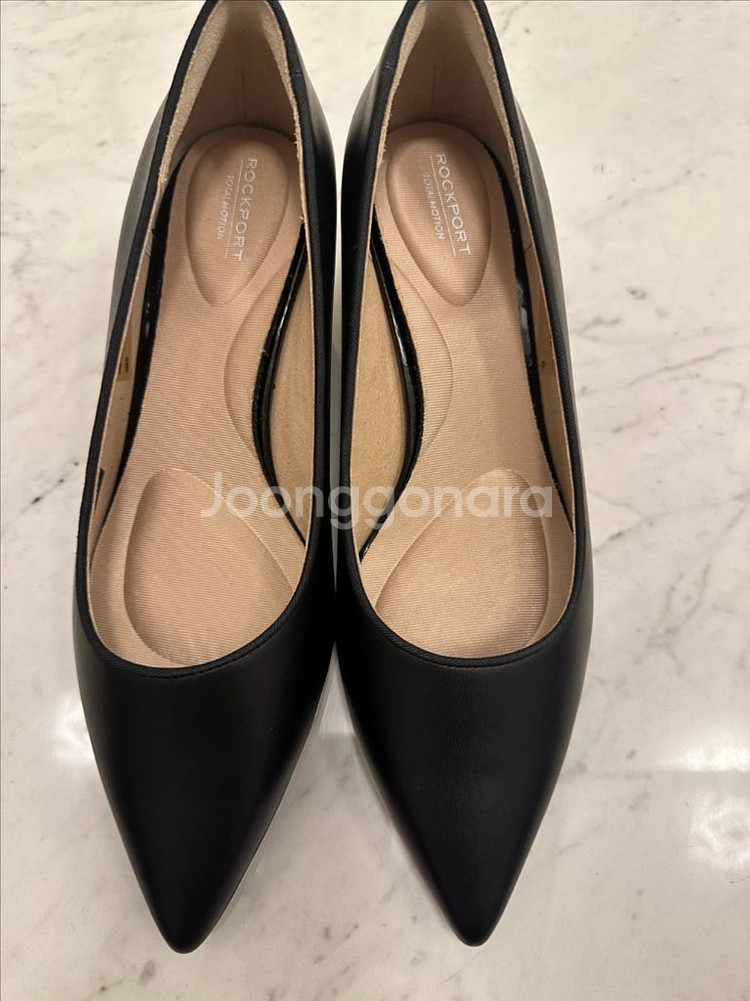 새상품 락포트 가죽 기본구두 5센티 235--0