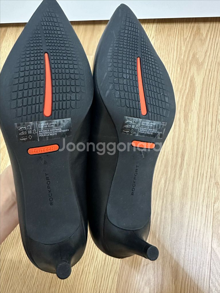 새상품 락포트 가죽 기본구두 5센티 235--7