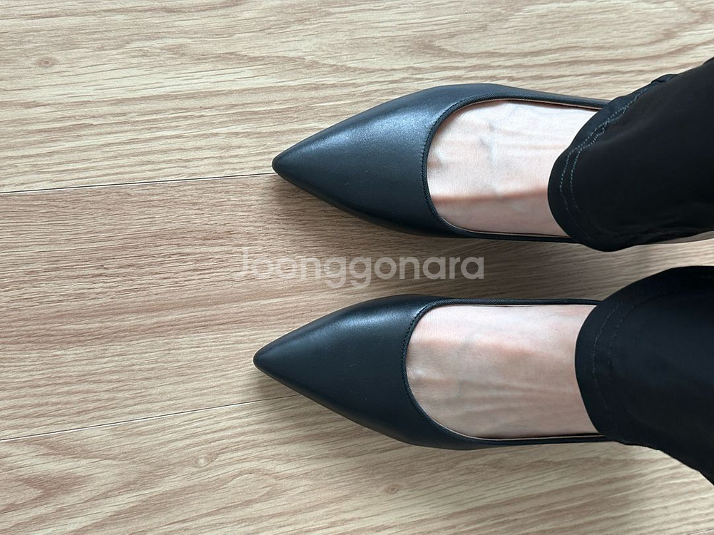 새상품 락포트 가죽 기본구두 5센티 235--8