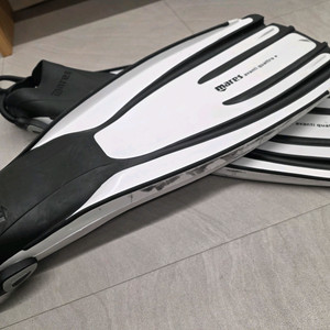 다이빙 핀 마레스 꽈뜨로 R