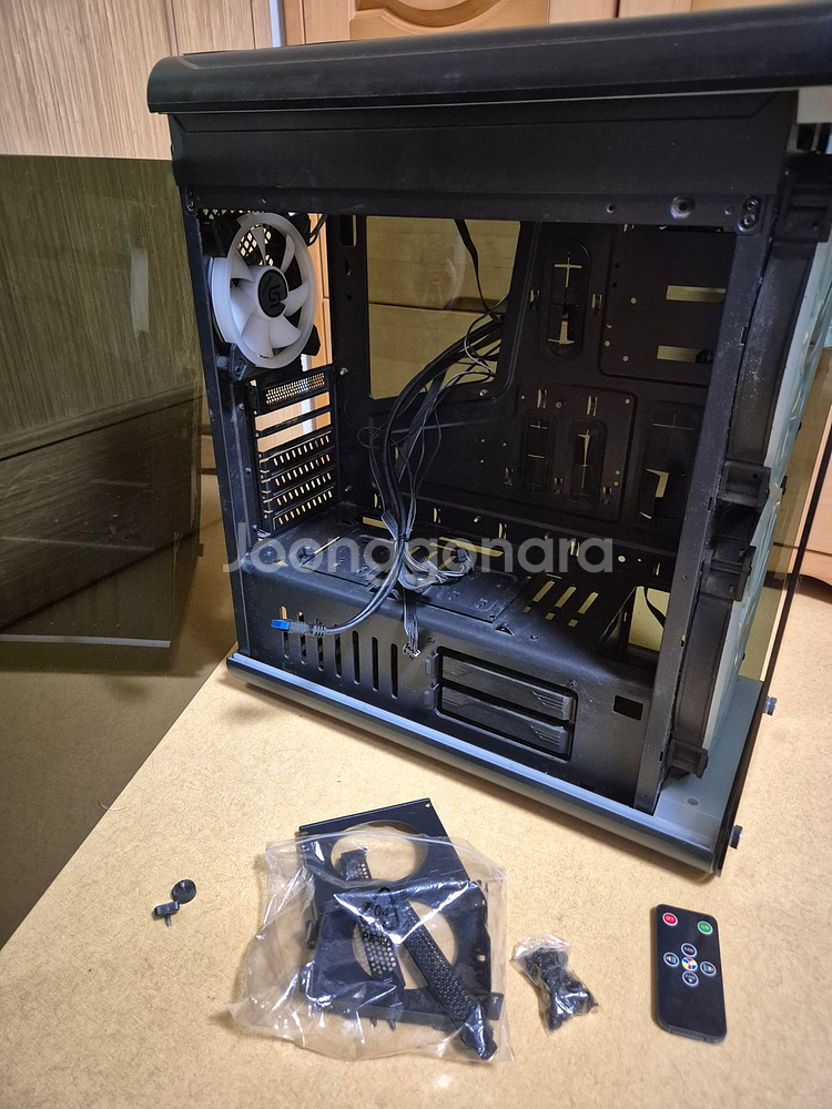 9900k cpu, z390메인보드, ddr4램, 750G 세투스케이스, 메모리 방열판 팝니다--1