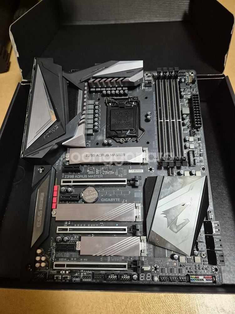 9900k cpu, z390메인보드, ddr4램, 750G 세투스케이스, 메모리 방열판 팝니다--3