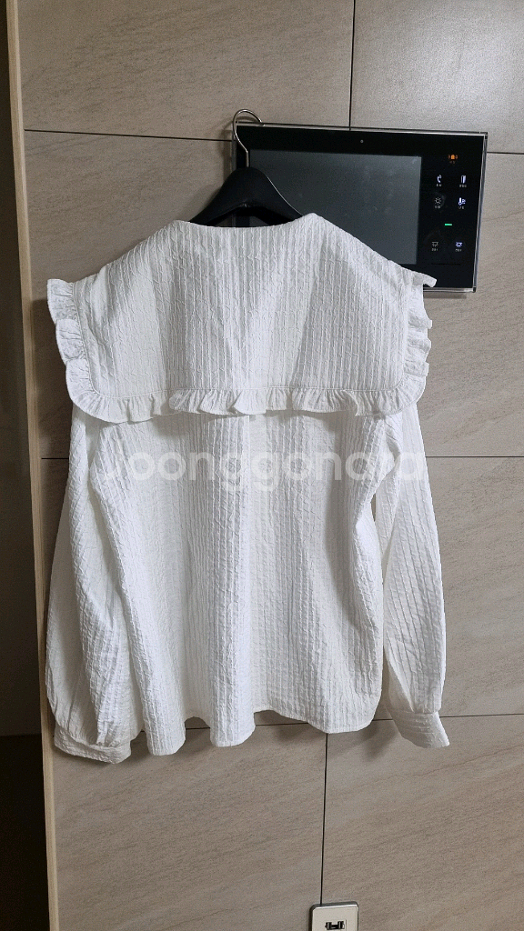 쿠오세 프릴카라 블라우스--3