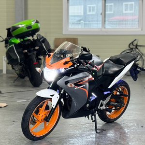 혼다cbr125r 11년식 1만 익실구변 저렴히 판매합니다