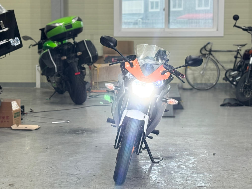 혼다cbr125r 11년식 1만 익실구변 저렴히 판매합니다 이미지