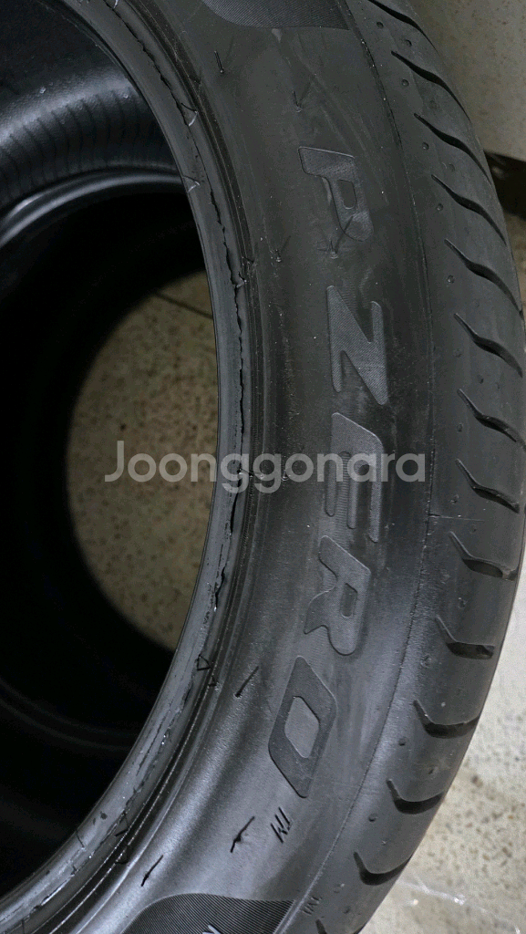 피넬리 p zero 피제로 295 40 20 2본--1