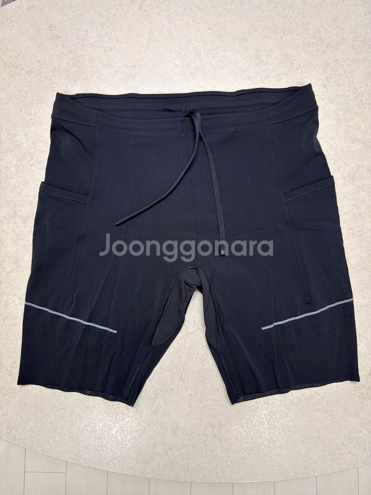 룰루레몬 패스트앤프리 8인치 타이즈 (라지)--0