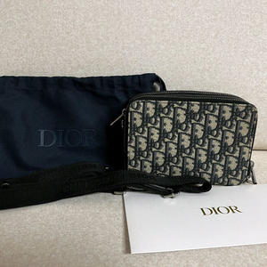 디올 오블리크 스트랩 파우치 크로스백