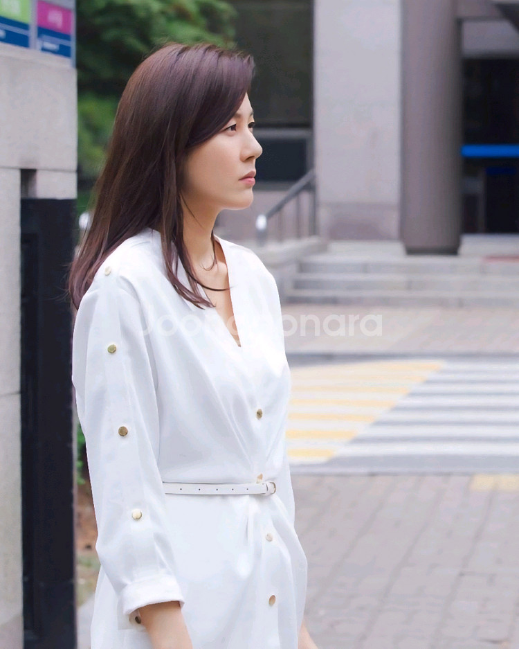 산드로 골드버튼 셔츠형 원피스 36사이즈--2