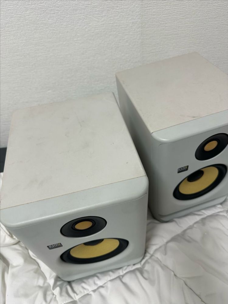 krk rokit 5 g4 화이트 이미지