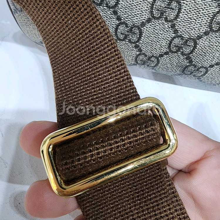 구찌 인터로킹 G 벨트백 크로스가능--7