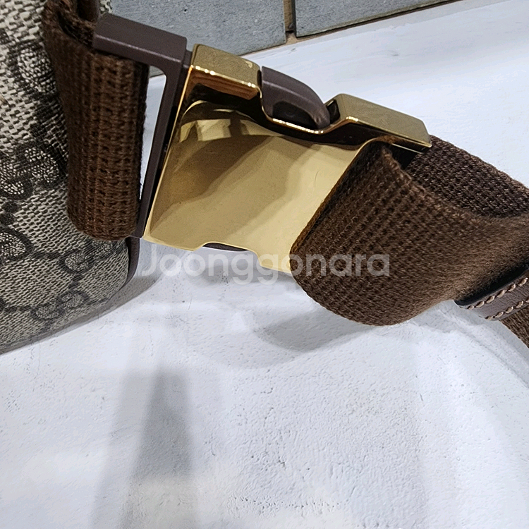 구찌 인터로킹 G 벨트백 크로스가능--6