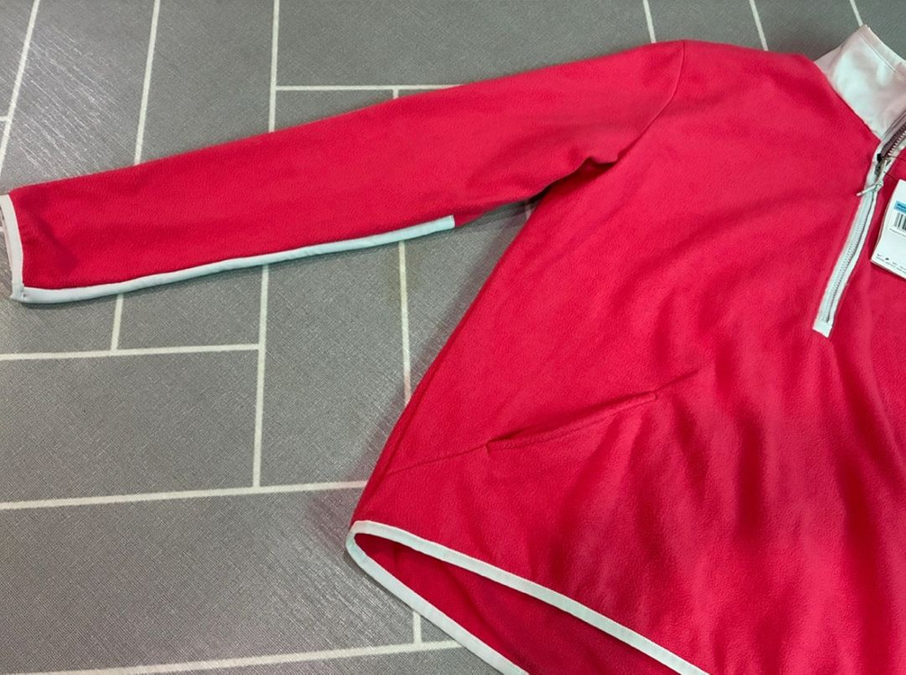 여성용 골프웨어 집업 상의 이미지