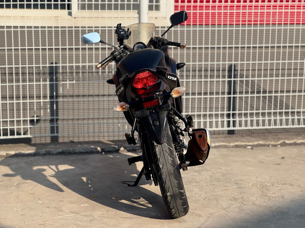 혼다cbr125r 14년식 3만km 흑마 저렴히 판매합니다 이미지