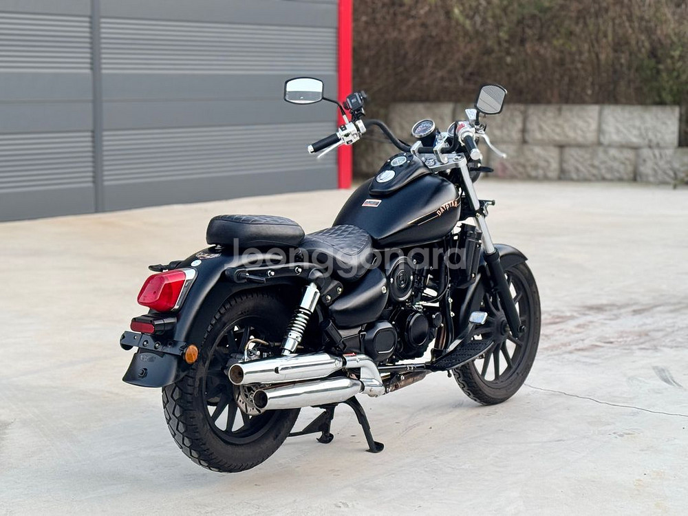 데이스타125 23년식 5천km 신차급 클래식 저렴히 판매합니다--2