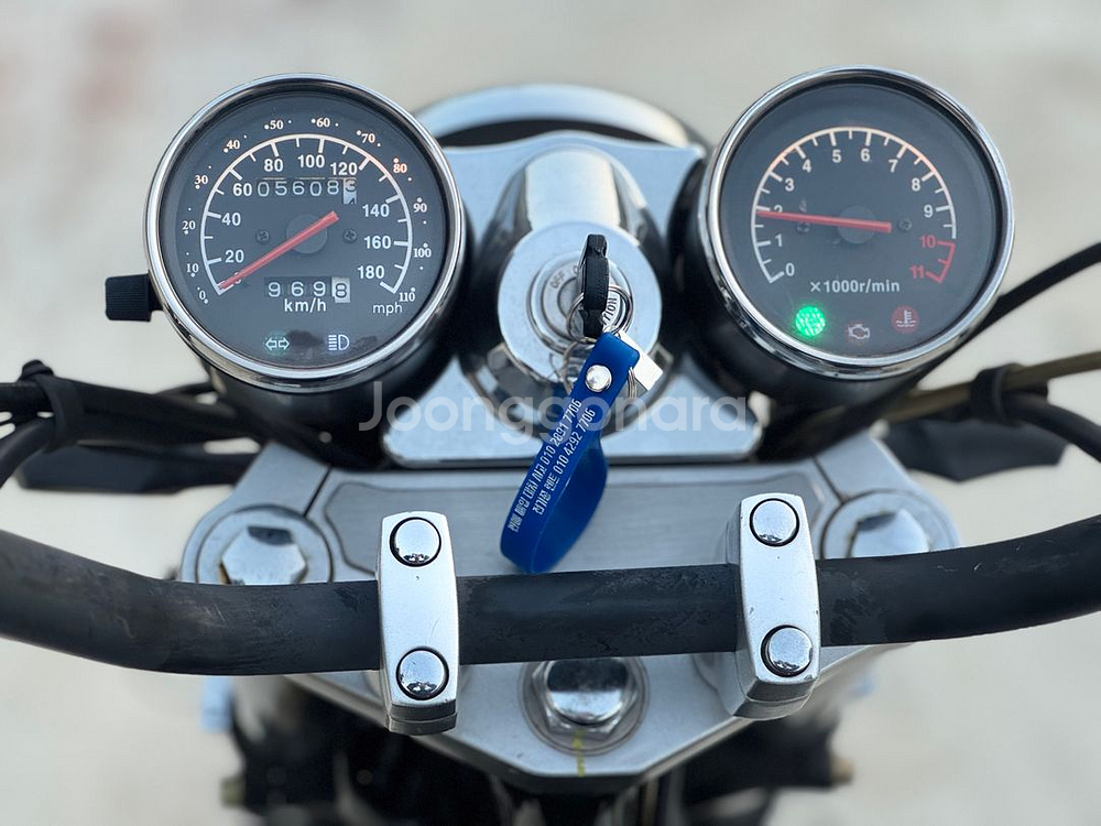 데이스타125 23년식 5천km 신차급 클래식 저렴히 판매합니다--8