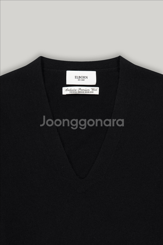 (한번착용)엘보른 티아나 브이넥 니트 블랙 34사이즈--3