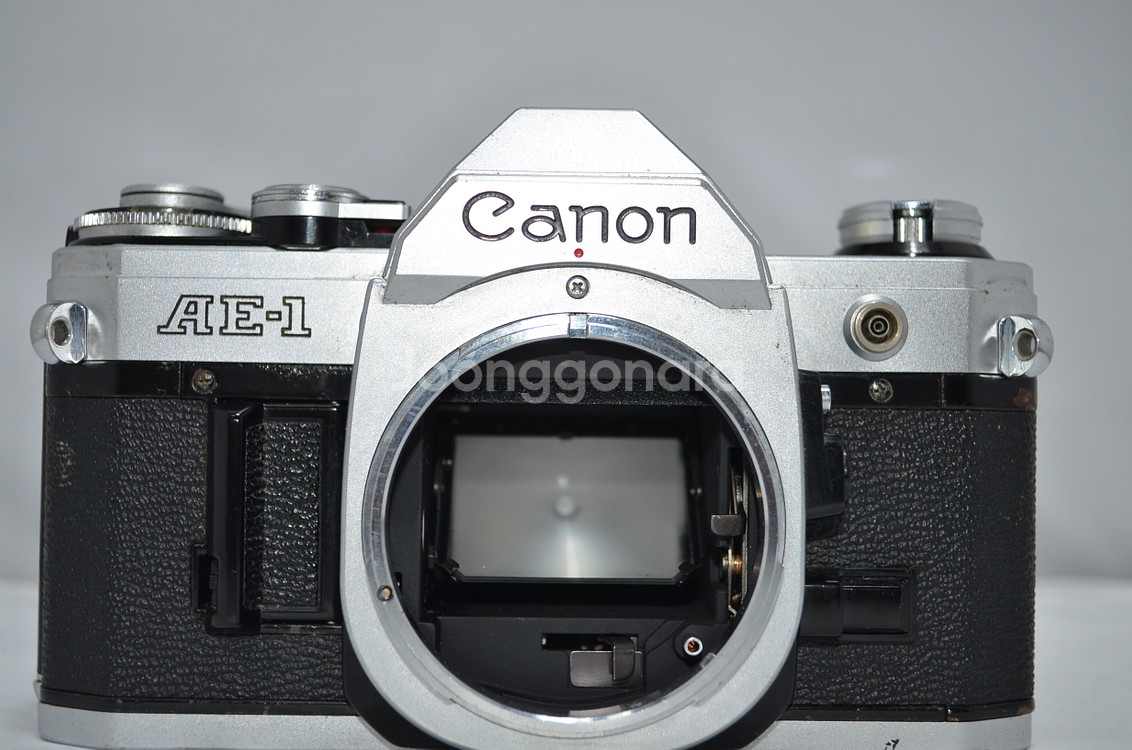 캐논 AE-1 필름카메라 바디+렌즈FD50mm 1:1.4팝니다--1