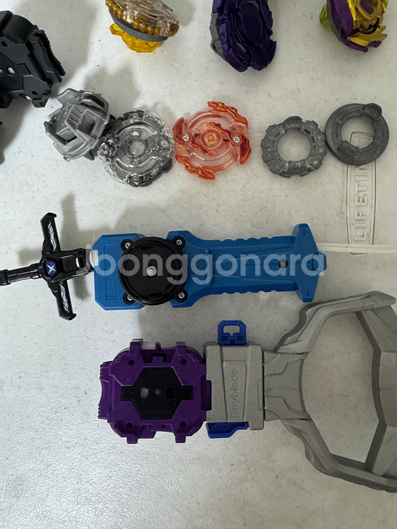 베이블레이드 일괄 판매 (런처, 베이)--1