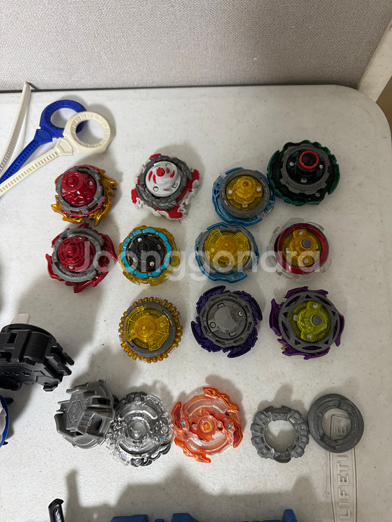 베이블레이드 일괄 판매 (런처, 베이)--3