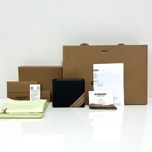 [S+급/백화점] 버버리 아이콘 스트라이프 반지갑 이미지