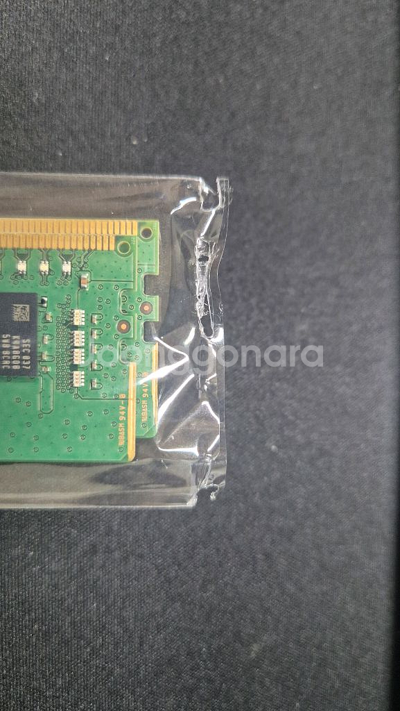 데스크탑 메모리 DDR4 16GB 2개 세트 미사용--2