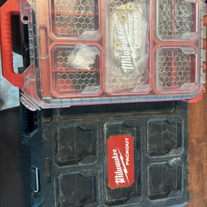 밀워키 파워툴 2세대 배터리 드릴 세트