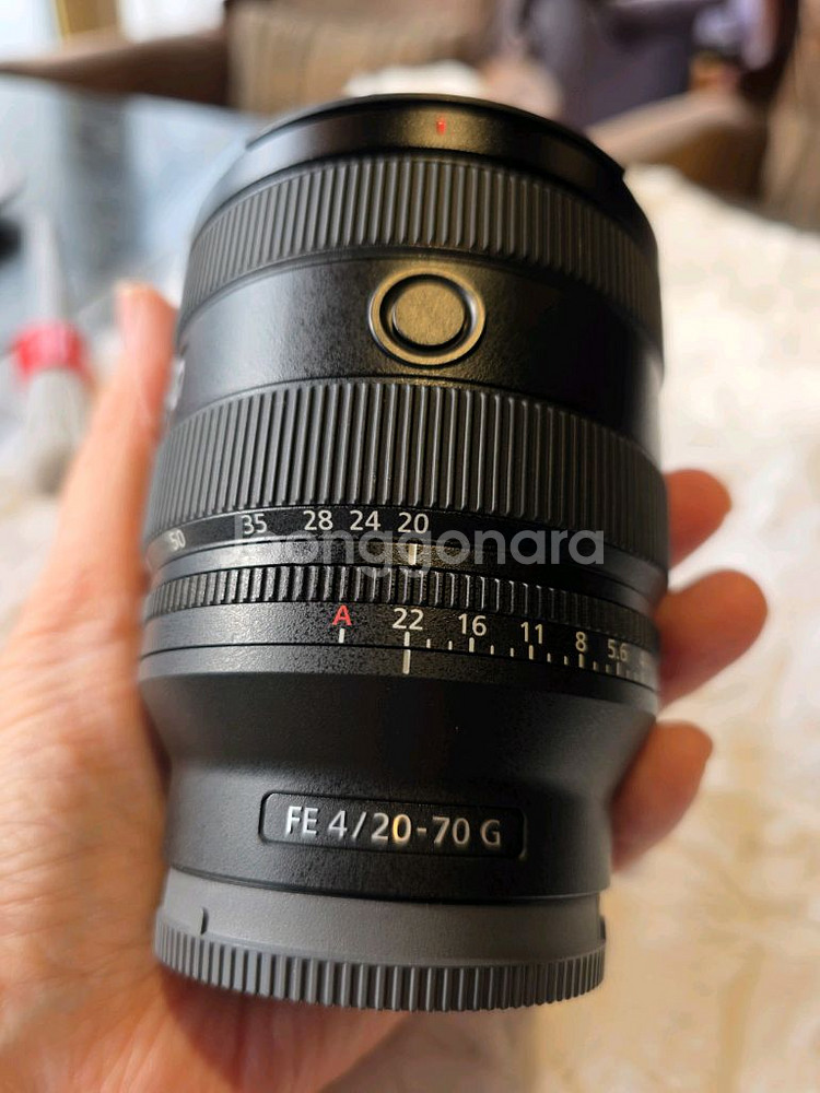 소니 SEL20-70G. F4 풀프레임 렌즈 팝니다--2