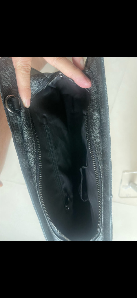 남자 서류가방 이미지