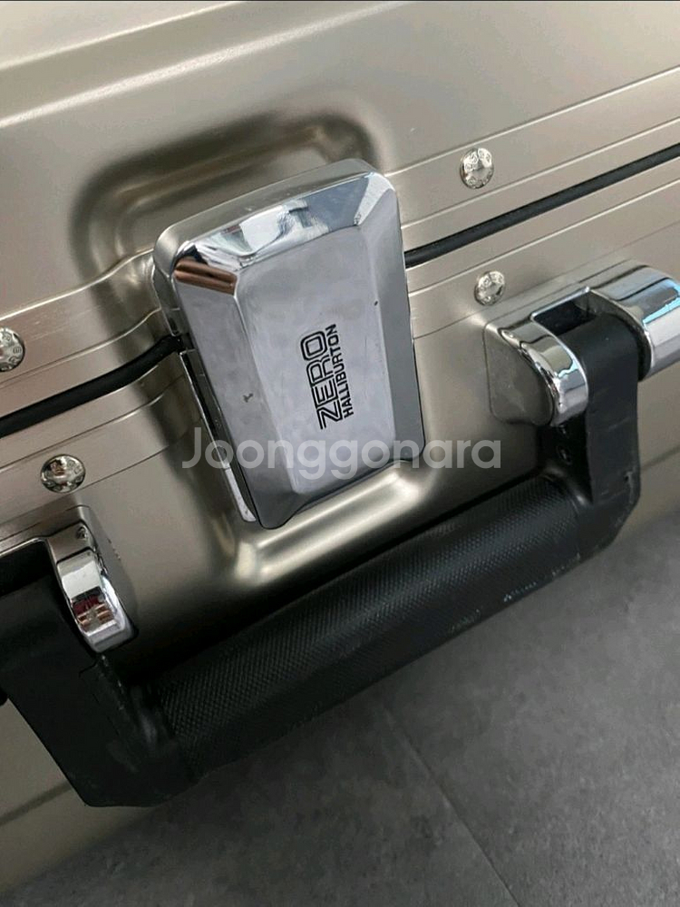 제로 할리버튼 83L 캐리어--6