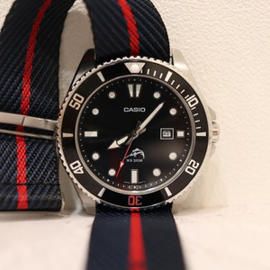 카시오 흑새치(Casio MDV-106) 레진스트랩 1종 포함