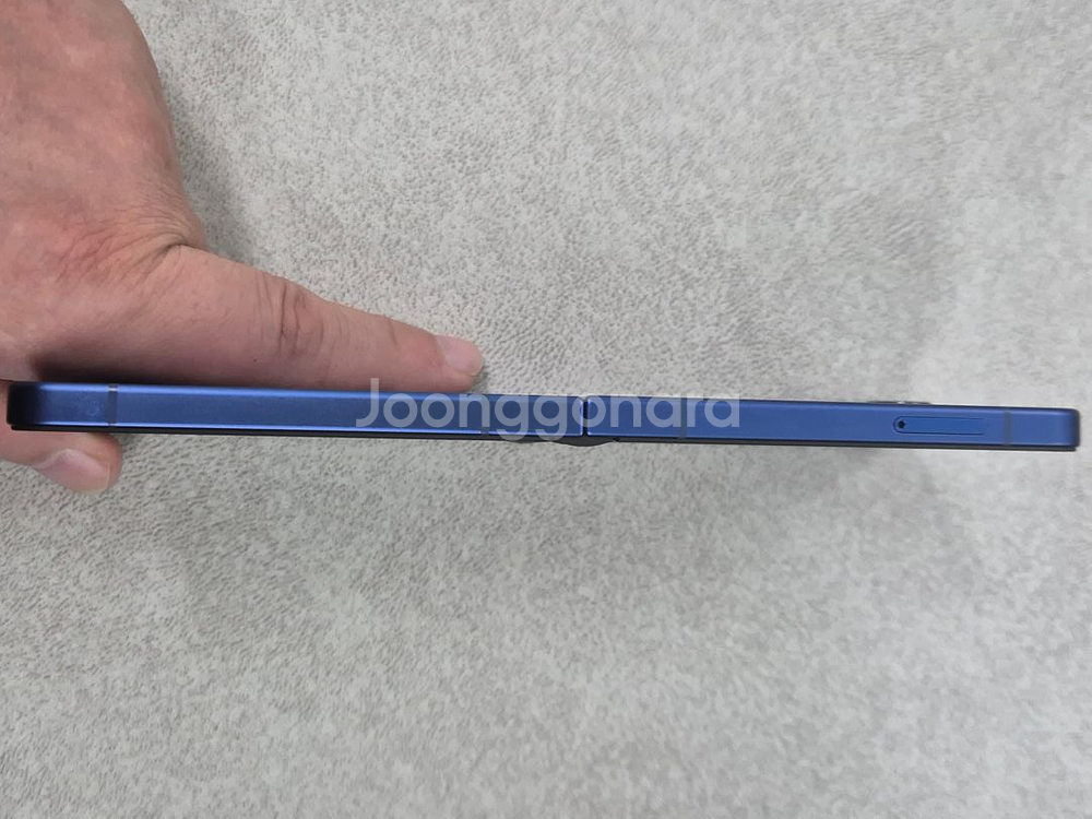 갤럭시 Z플립7 512G 네이비 판매합니다[98만]--3