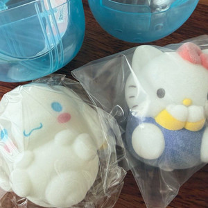 시나모롤 헬로키티 플로키피규어