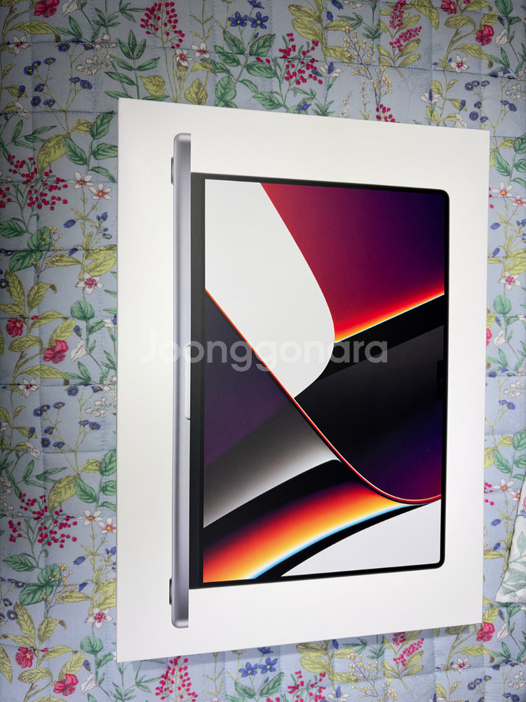 맥북 M1 MAX 16인치 10cpu,32gpu,64g ram,4tb ssd 풀박스--6