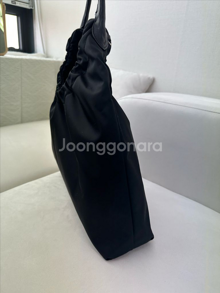 새상품)플로르 카라 나일론 숄더백--4