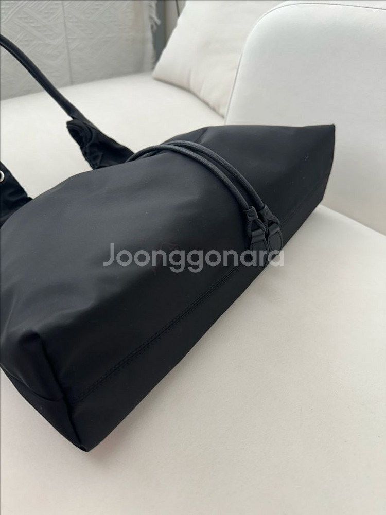 새상품)플로르 카라 나일론 숄더백--5