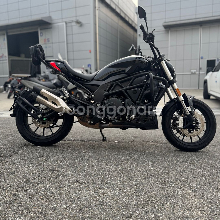 베넬리 502c 22년식 1만6천km 2채널 블랙박스 준튜닝 깔끔한 바이크 판매합니다--1