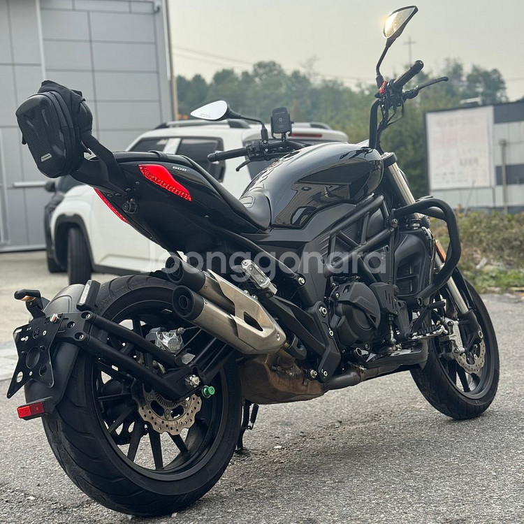 베넬리 502c 22년식 1만6천km 2채널 블랙박스 준튜닝 깔끔한 바이크 판매합니다--2