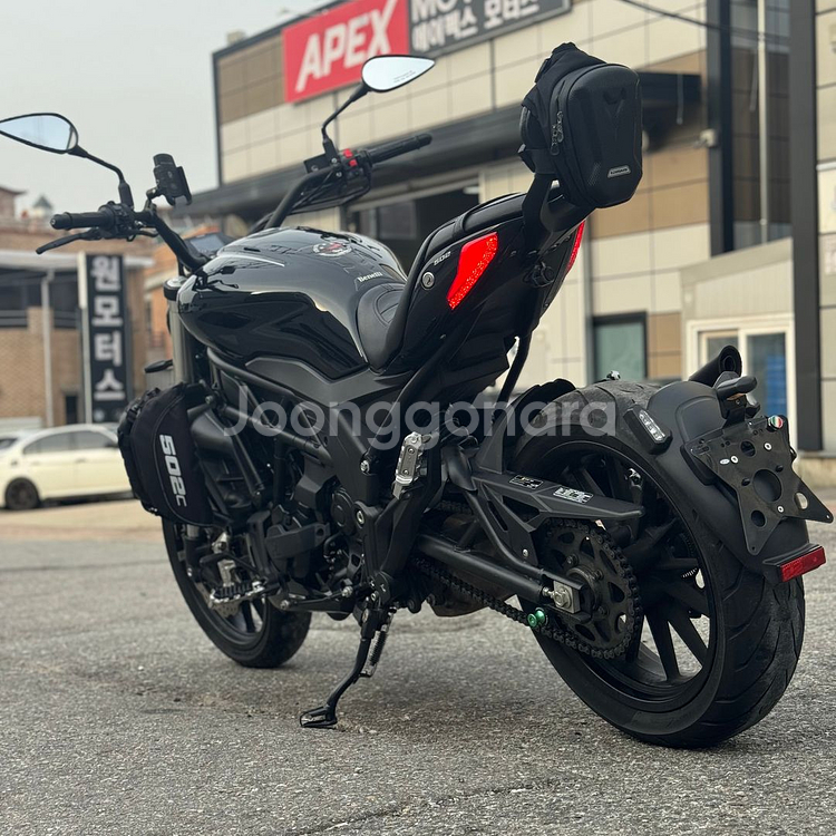 베넬리 502c 22년식 1만6천km 2채널 블랙박스 준튜닝 깔끔한 바이크 판매합니다--4