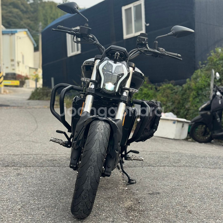 베넬리 502c 22년식 1만6천km 2채널 블랙박스 준튜닝 깔끔한 바이크 판매합니다--7