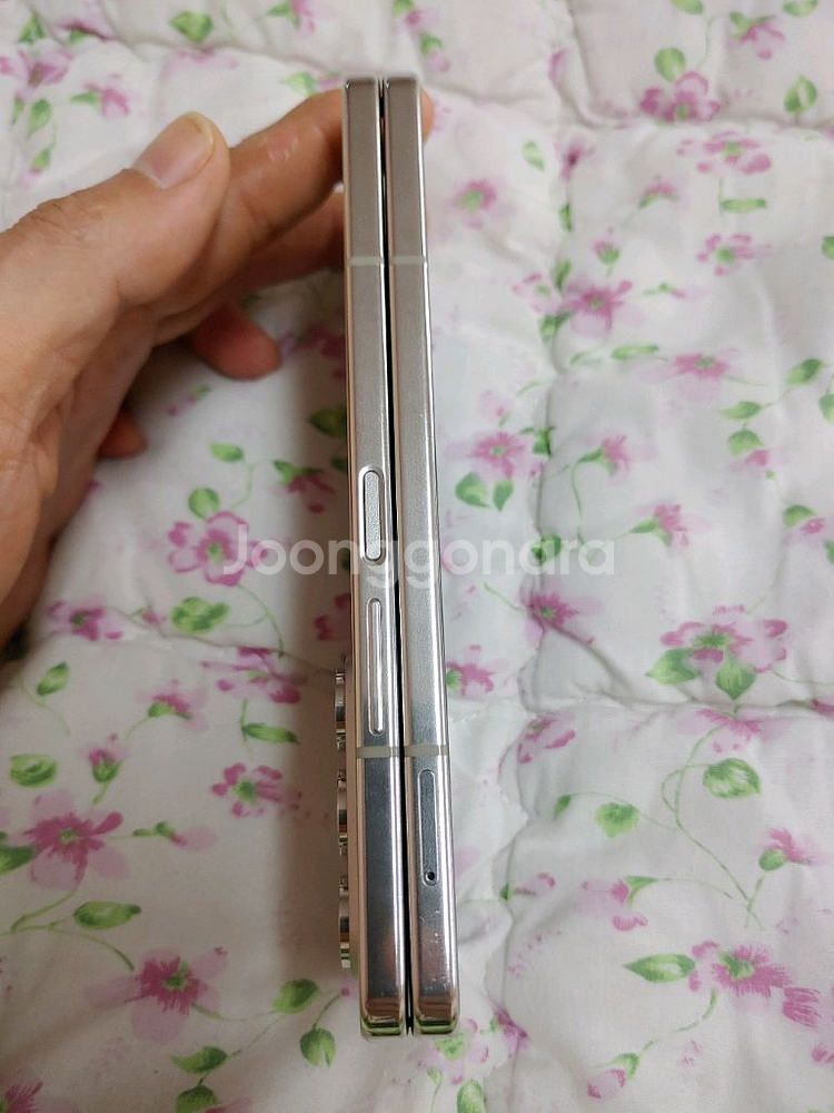 새폰급 ㅡ 갤럭시 Z폴드5 256GB + 새케이스--6