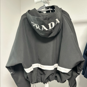 프라다 바람막이 자켓