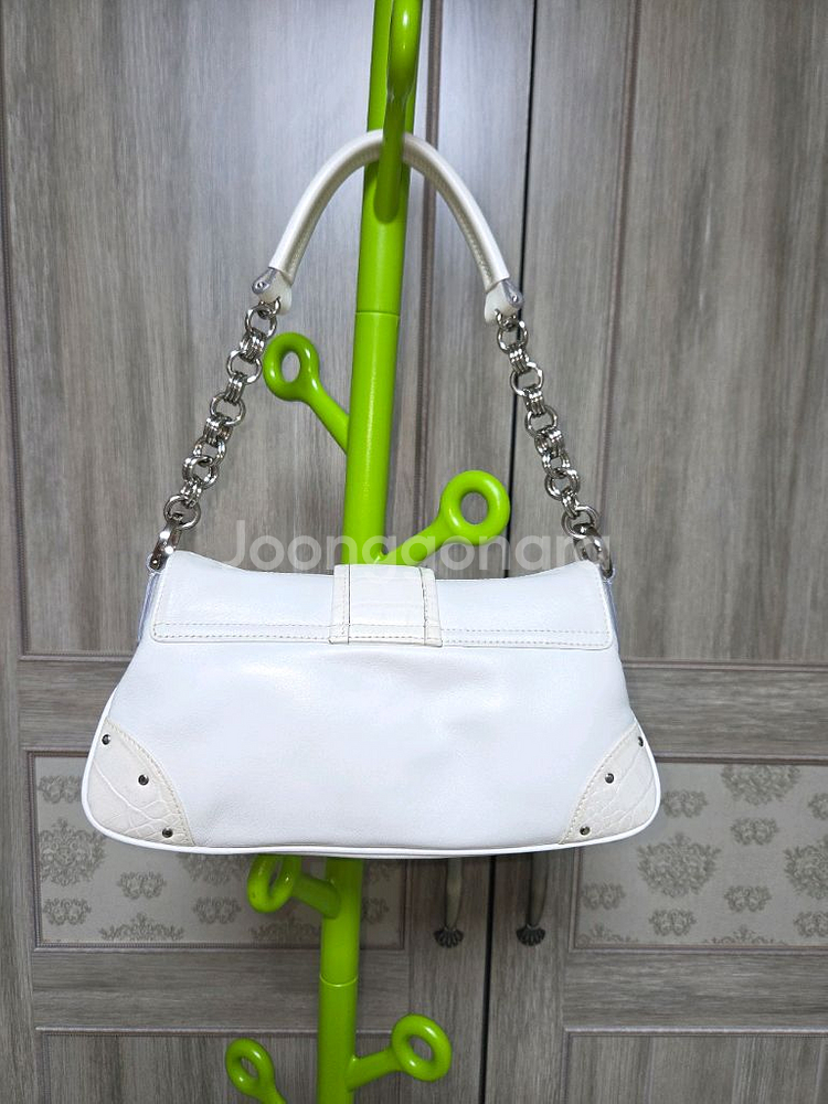 메트로시티 화이트 숄더백 (2회착용후보관)--2