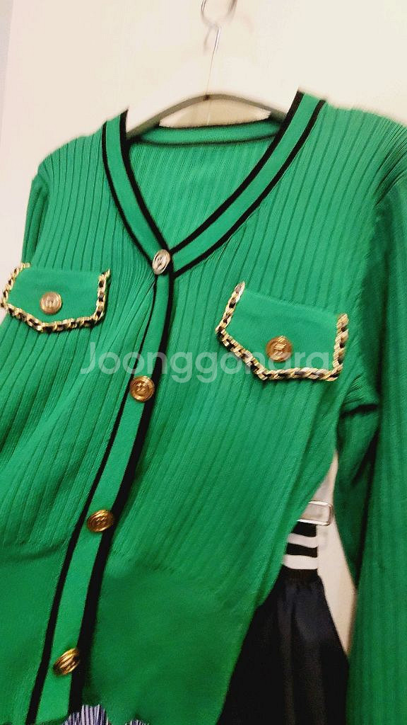 그린 체인 브이넥니트. 지고트 언발스커트--2