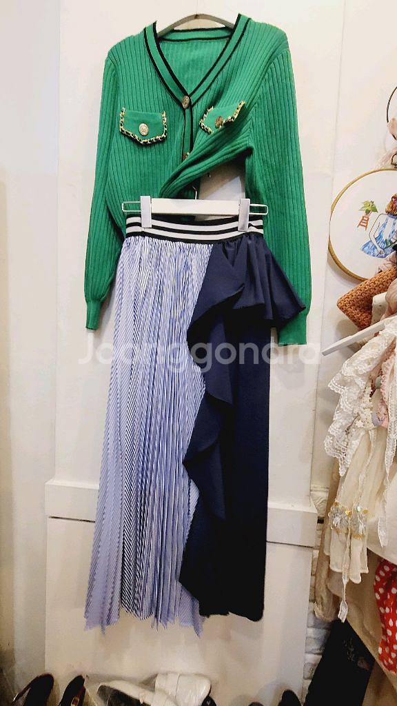 그린 체인 브이넥니트. 지고트 언발스커트--3